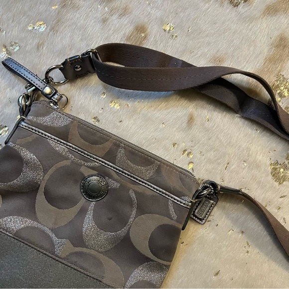 Coach Signature Stripe Swingpack Crossbody Shoulder Handbag Purse - Picture 1 of 8